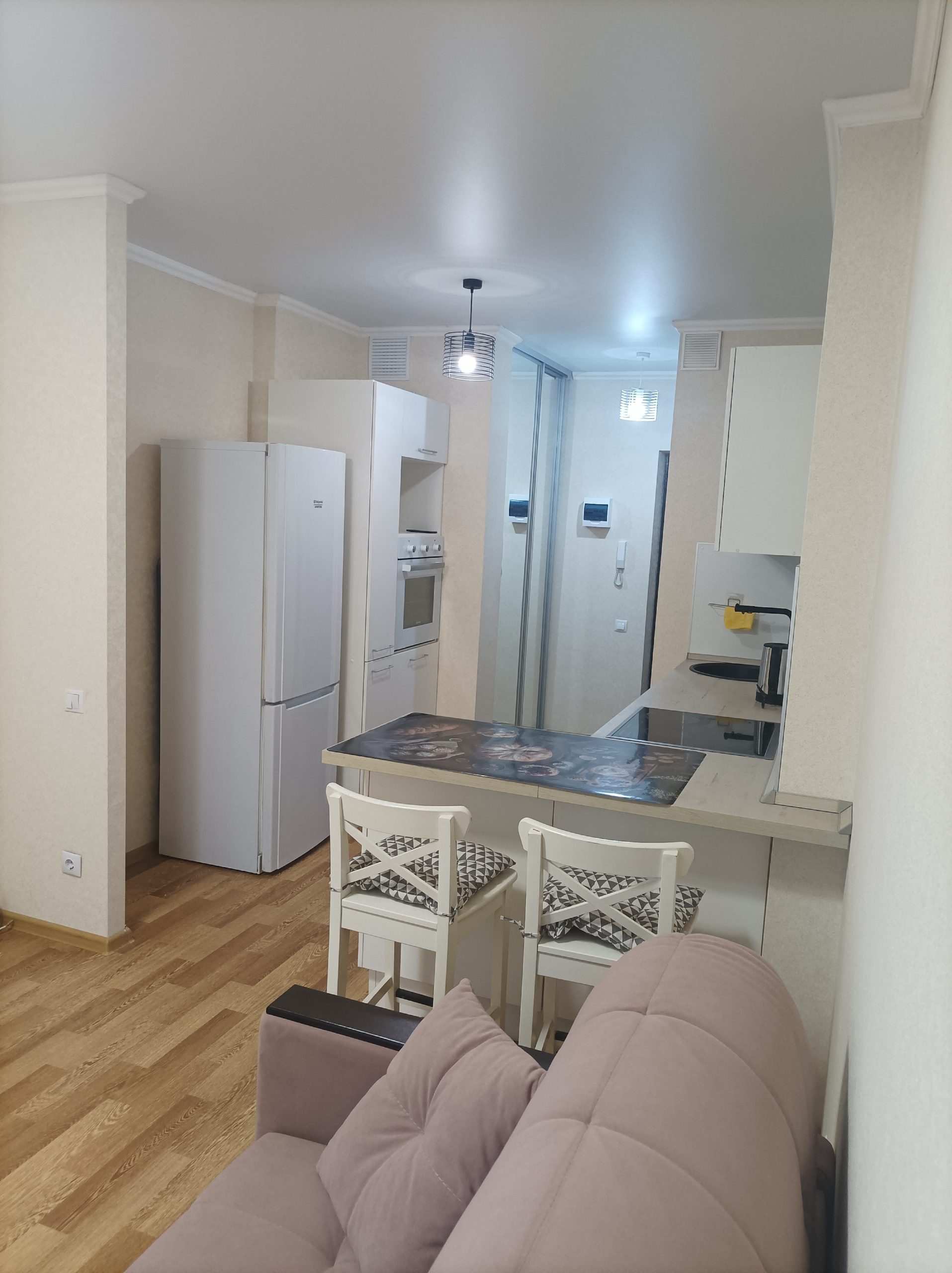 Квартира-студия с видом на парк 27 кв. м. 13/16 этаж (Тюльпан)