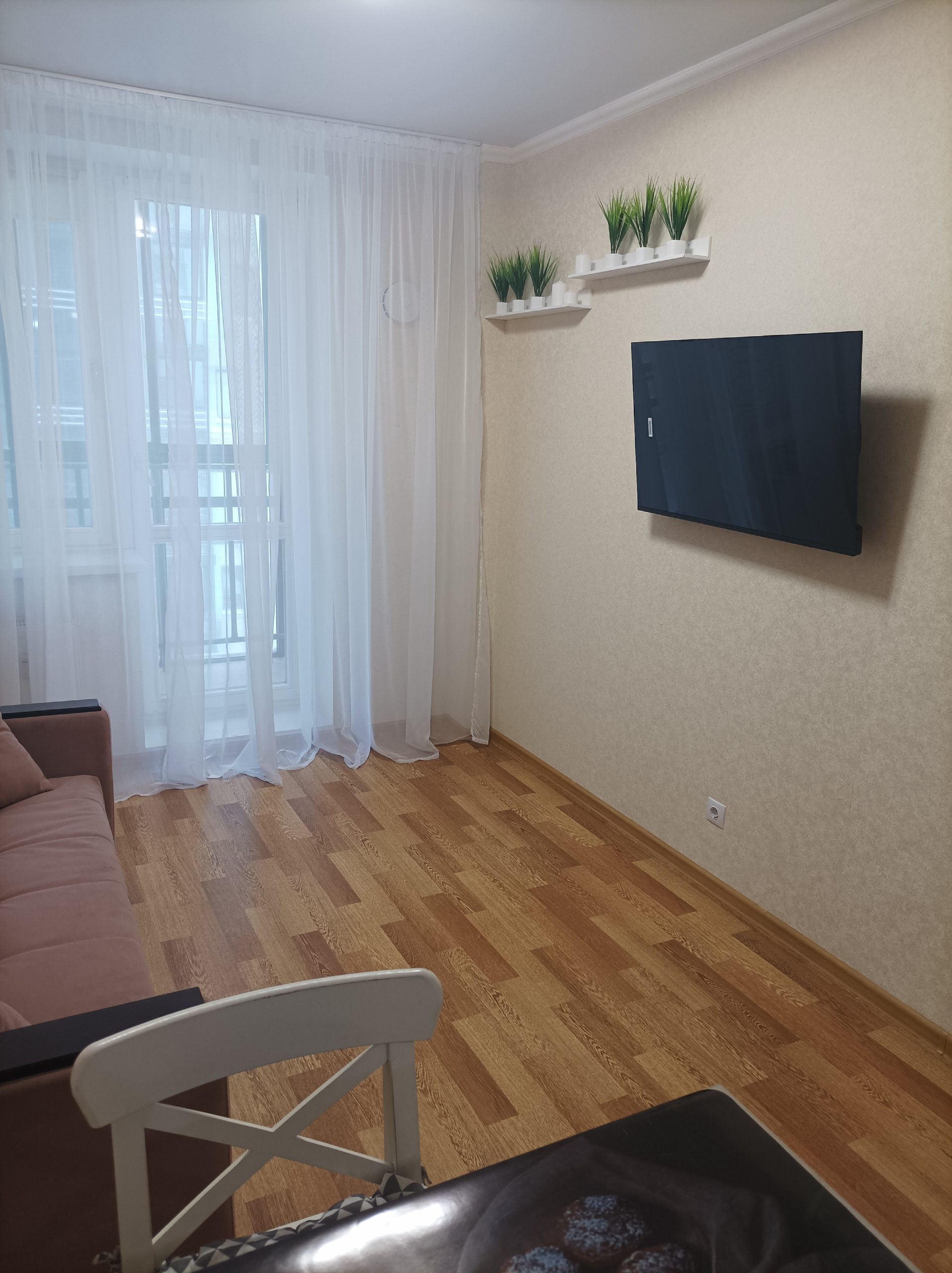 Квартира-студия с видом на парк 27 кв. м. 13/16 этаж (Тюльпан)